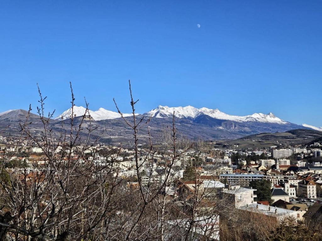 T4 Vue Imprenable Montagnes Et Ville Gap Εξωτερικό φωτογραφία